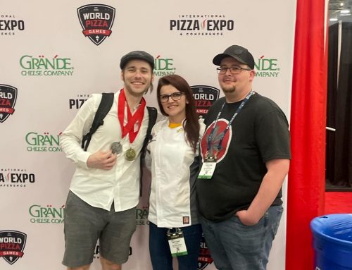 Six Hundred Manager Wins Gold at World Pizza Games, Team Attends Pizza Expo